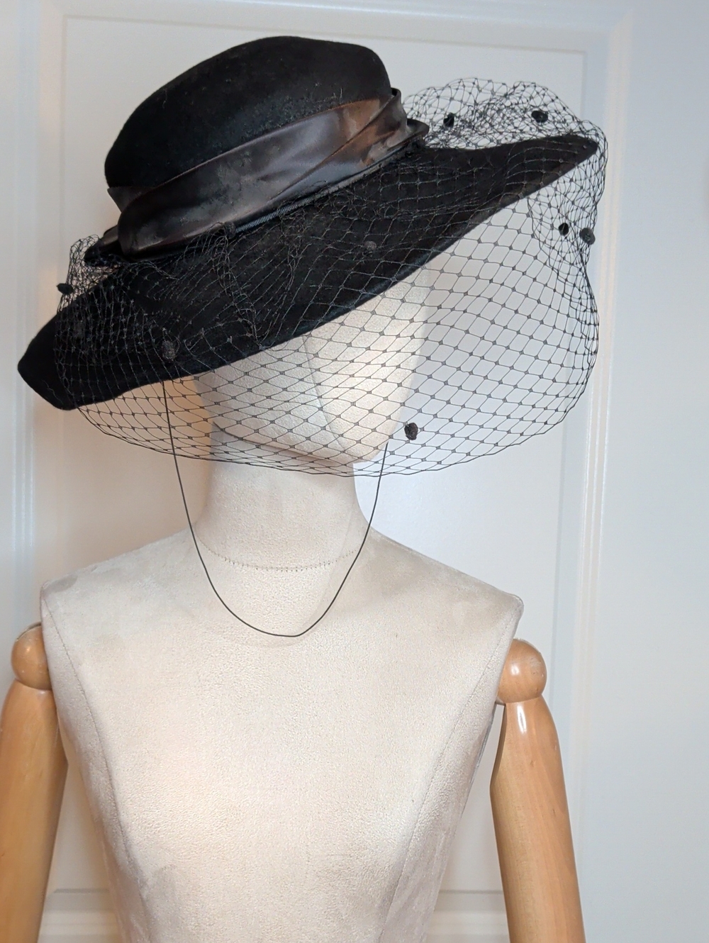 Vintage 60s Miss Bierner Hat Black Wide Brim Wool Michael Howard SZ 21" USA